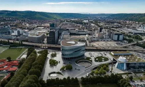 Stuttgart is the global headquarters of the companies Mercedes-Benz and Porsche
