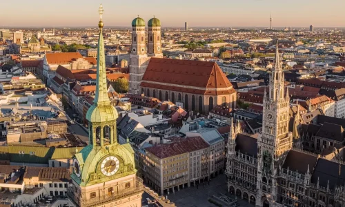 The city of Muenchen has consistently ranked high worldwide for the quality of life led by its citizens and a strong, driven economy in the high-tech, automotive and finance sectors.